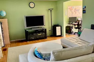 1150 Kettle Pond Ln, Great Falls, VA 22066 - Photo 7