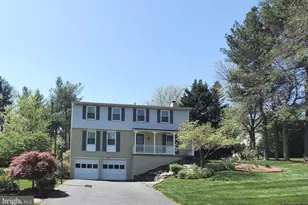 1150 Kettle Pond Ln, Great Falls, VA 22066 - Photo 1