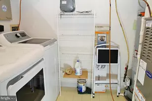 7532 Coxton Ct, Alexandria, VA 22306 - Photo 11