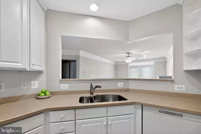 2905 Saintsbury Plaza #213, Fairfax, VA 22031 - Photo 7