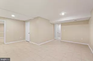9833 Natick Rd, Burke, VA 22015 - Photo 37