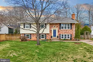 15014 Tarleton Dr, Centreville, VA 20120 - Photo 3