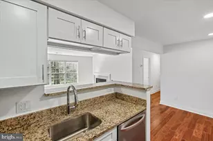 11701 Karbon Hill Ct, Reston, VA 20191 - Photo 5