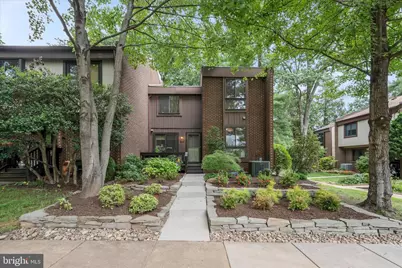 11860 S Lakes Court, Reston, VA 20191 - Photo 1