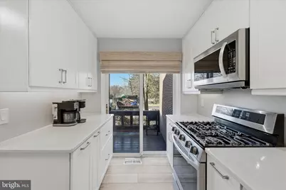 11860 S Lakes Court, Reston, VA 20191 - Photo 13