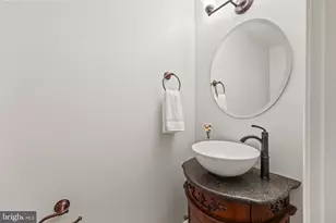 3145 Ellenwood Dr, Fairfax, VA 22031 - Photo 11