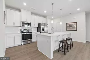 12850 Mosaic Pk Wy, Herndon, VA 20171 - Photo 1