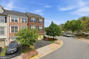 8102 Dove Cottage Ct, Lorton, VA 22079 - Photo 3
