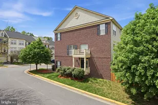 8102 Dove Cottage Ct, Lorton, VA 22079 - Photo 5