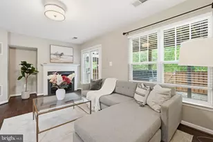 8102 Dove Cottage Ct, Lorton, VA 22079 - Photo 19