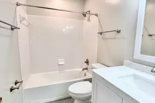 6400 Warren Point Ct, Alexandria, VA 22315 - Photo 13