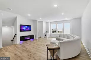 4965 Longmire Wy, Chantilly, VA 20151 - Photo 3