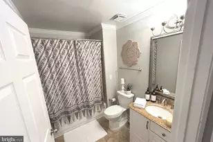 7004 Irwell Ln, Alexandria, VA 22315 - Photo 9