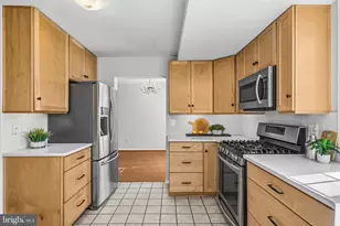 9101 Blue Jug Landing, Burke, VA 22015 - Photo 15