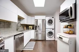 8350 Greensboro Dr, McLean, VA 22101 - Photo 15