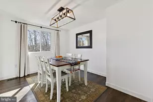 5851 Rock Forest Ct, Centreville, VA 20121 - Photo 7