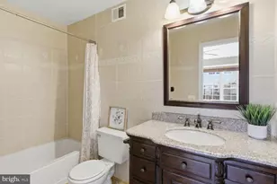 12150 Wedgeway Ct, Fairfax, VA 22033 - Photo 7