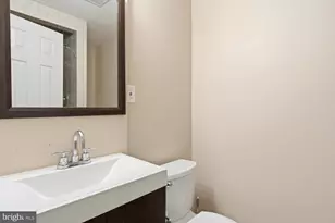 12150 Wedgeway Ct, Fairfax, VA 22033 - Photo 15