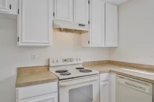 10256 Quiet Pond Terrace, Burke, VA 22015 - Photo 9