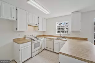 10256 Quiet Pond Terrace, Burke, VA 22015 - Photo 7
