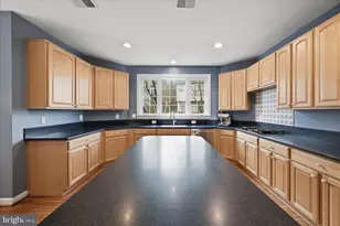 12967 Highland Oaks Ct, Fairfax, VA 22033 - Photo 9