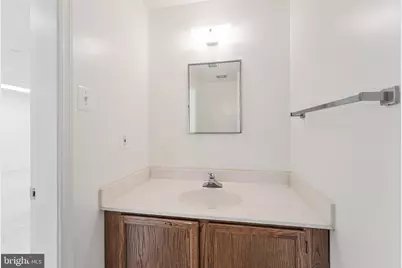 299 Herndon Parkway #106, Herndon, VA 20170 - Photo 5