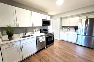 9800 Kingsbridge Dr, Fairfax, VA 22031 - Photo 11