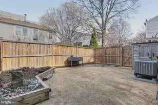 6105 Hoskins Hollow Cir, Centreville, VA 20121 - Photo 31