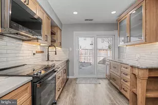 6105 Hoskins Hollow Cir, Centreville, VA 20121 - Photo 13