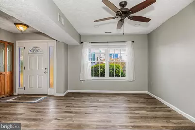 6105 Hoskins Hollow Circle, Centreville, VA 20121 - Photo 5