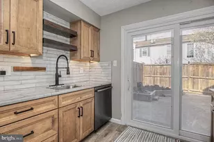 6105 Hoskins Hollow Cir, Centreville, VA 20121 - Photo 15