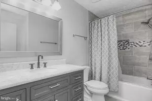 6105 Hoskins Hollow Cir, Centreville, VA 20121 - Photo 23