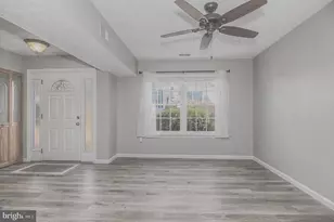 6105 Hoskins Hollow Cir, Centreville, VA 20121 - Photo 5