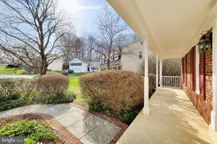 9321 Hobart Ct, Fairfax, VA 22032 - Photo 5