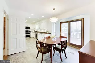 9321 Hobart Ct, Fairfax, VA 22032 - Photo 17