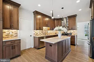 6909 Confederate Ridge Ln, Centreville, VA 20121 - Photo 7