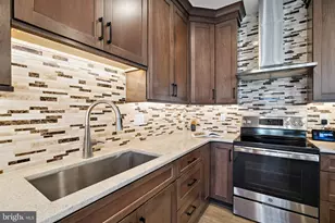 6909 Confederate Ridge Ln, Centreville, VA 20121 - Photo 9