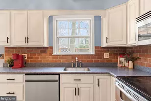 6027 Ridge Ford Dr, Burke, VA 22015 - Photo 21