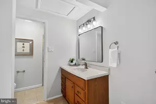 8225 Burning Forest Ct, Springfield, VA 22153 - Photo 21