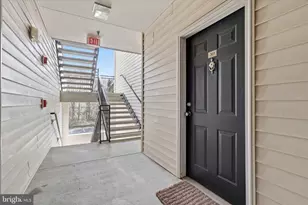 12124 Garden Ridge Ln, Fairfax, VA 22030 - Photo 5