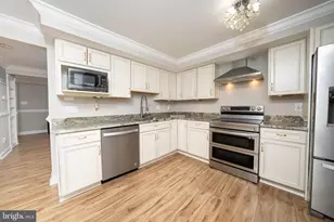 9203 Sheffield Hunt Ct, Lorton, VA 22079 - Photo 9