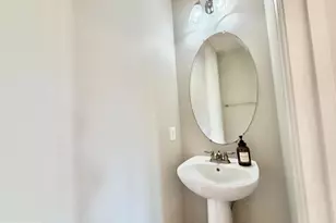 13600 Salk St, Herndon, VA 20171 - Photo 11