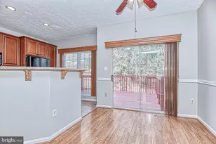 4037 Kimberley Glen Ct, Chantilly, VA 20151 - Photo 9