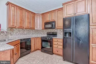 4037 Kimberley Glen Ct, Chantilly, VA 20151 - Photo 5