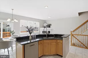 12409 Casbeer Dr, Fairfax, VA 22033 - Photo 19