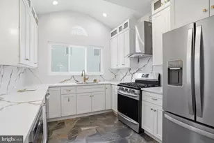 7710 Cashland Ct, Alexandria, VA 22315 - Photo 15