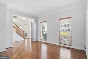 7710 Cashland Ct, Alexandria, VA 22315 - Photo 5