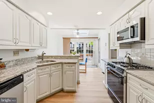 6518 Milva Ln, Springfield, VA 22150 - Photo 15