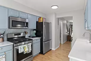 5701 Edgewater Oak Ct, Burke, VA 22015 - Photo 5
