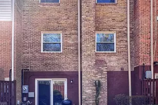 9612 Lindenbrook St, Fairfax, VA 22031 - Photo 3